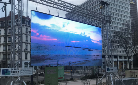 如何解決戶外全彩花屏故障？ |  成都戶外全彩屏